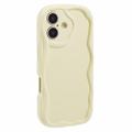 Coque iPhone 16 Plus en TPU Candy Color Wavy - Jaune